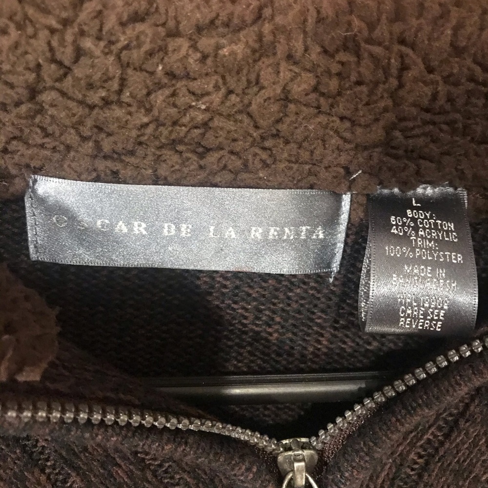 Lg Body 60% cotton 40% Acrylic Trim 100% Polyester